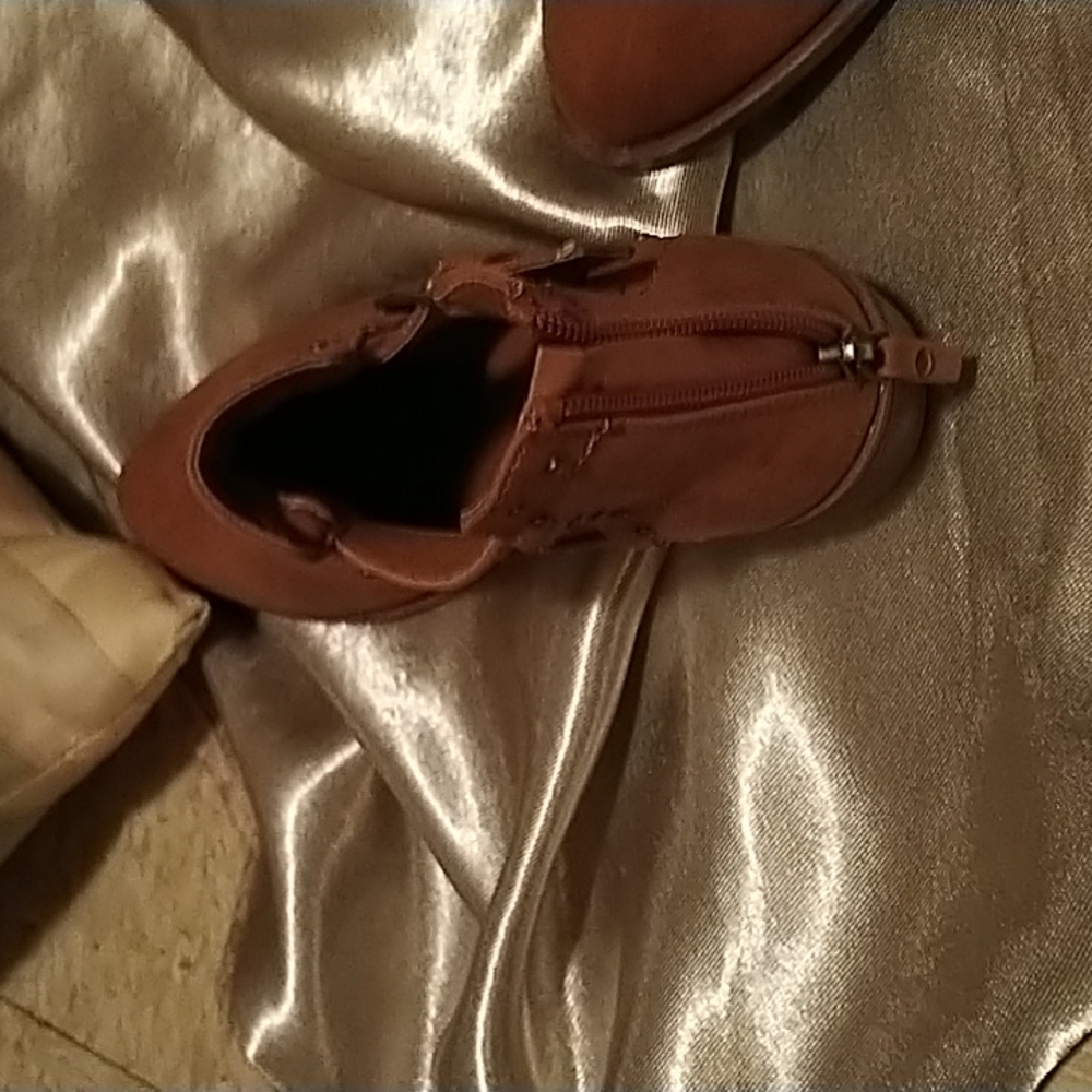 Boots - Picture 3 of 3